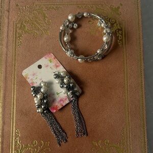 NWT Elegant Silver and Pearl Jewelry Set